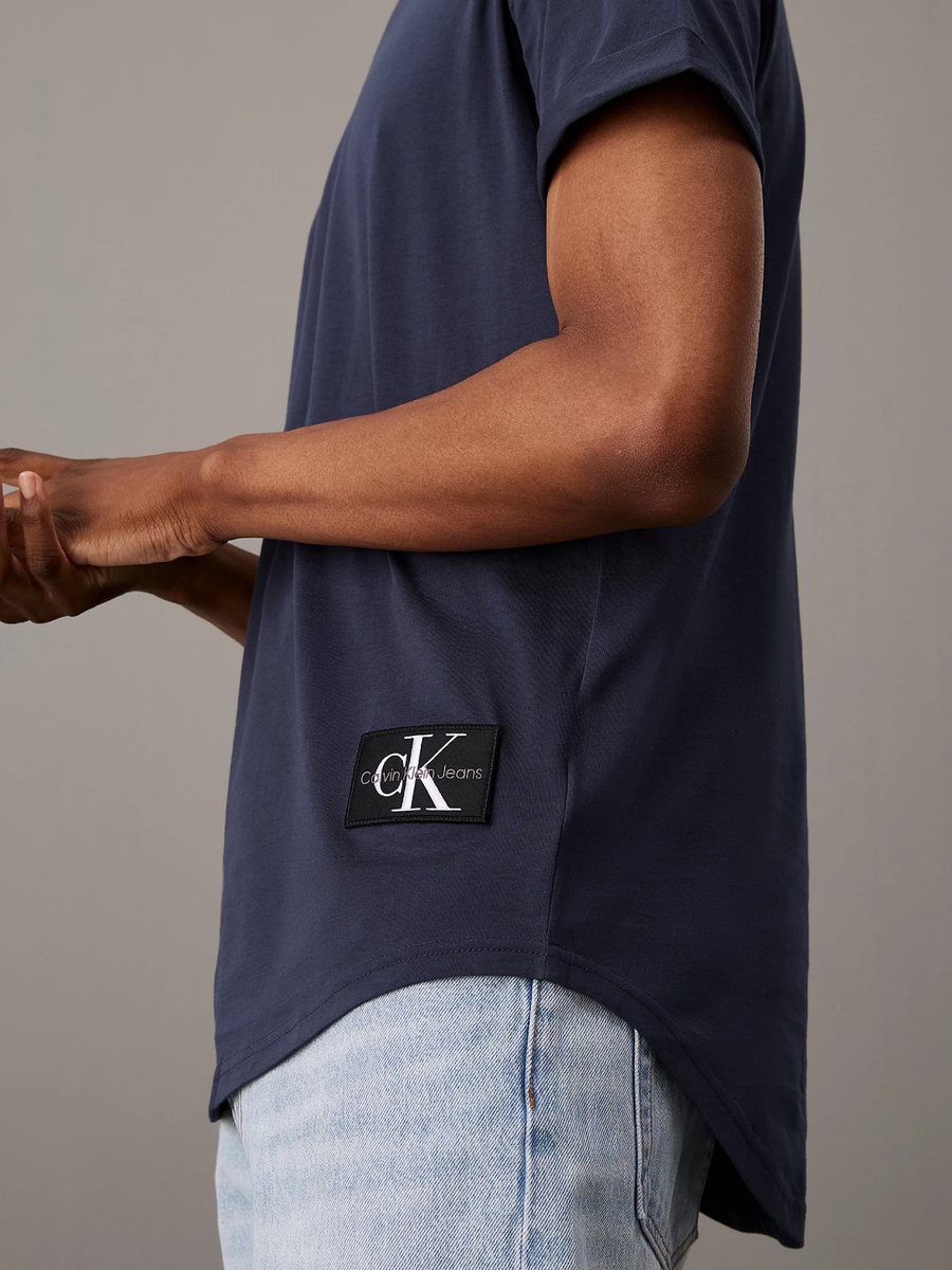 detail Calvin Klein pánské modré tričko