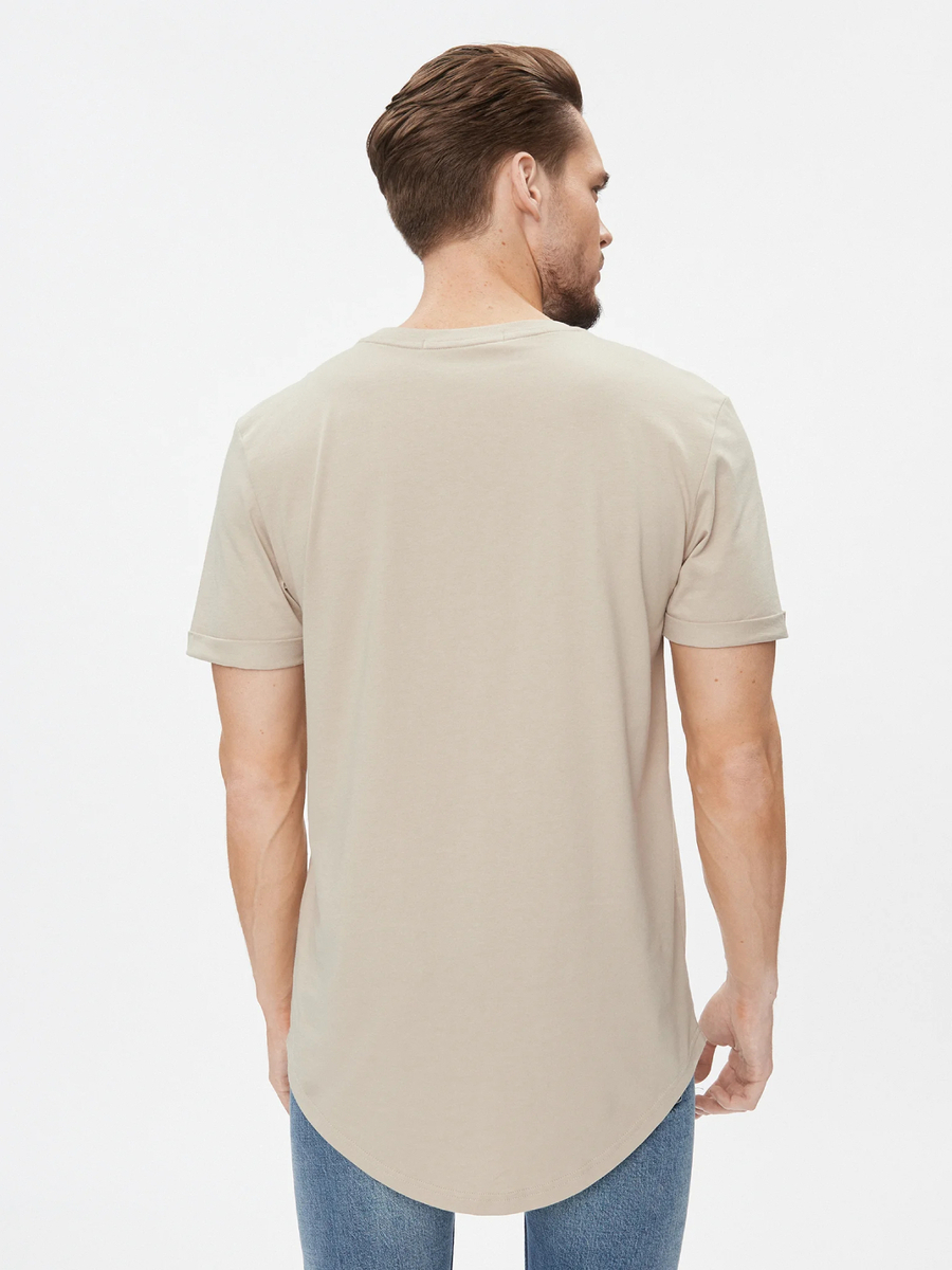 detail Calvin Klein pánské béžové tričko