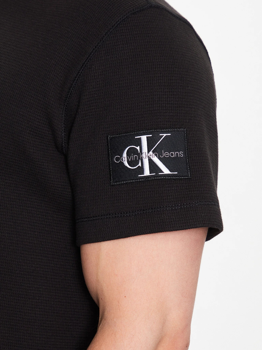 detail Calvin Klein pánské černé tričko