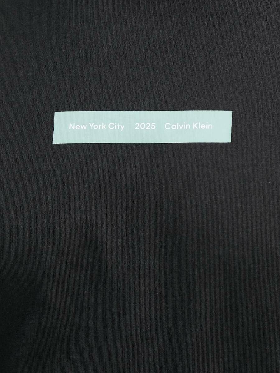 detail Calvin Klein pánské černé tričko