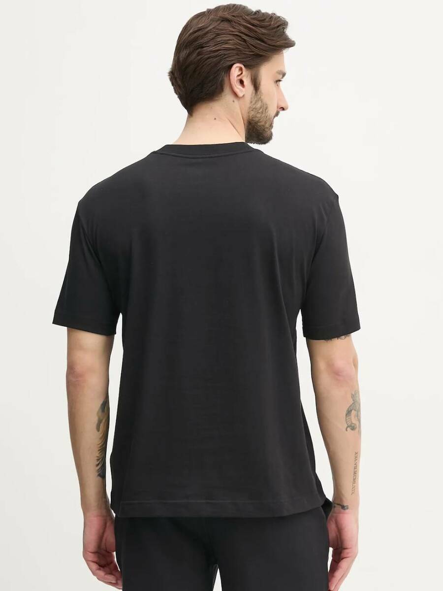 detail Calvin Klein pánské černé tričko