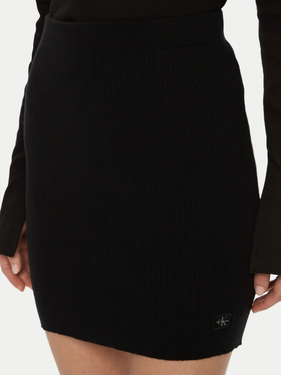 detail Calvin Klein dámská černá sukně