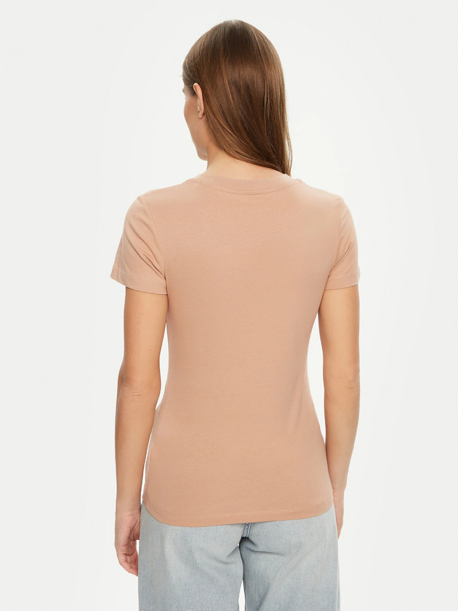 detail Calvin Klein dámské oranžové tričko