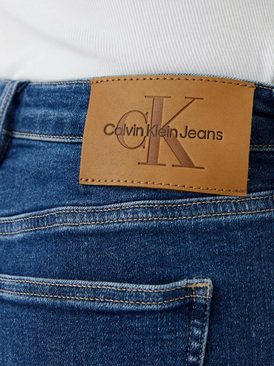detail Calvin Klein dámské džínové šortky