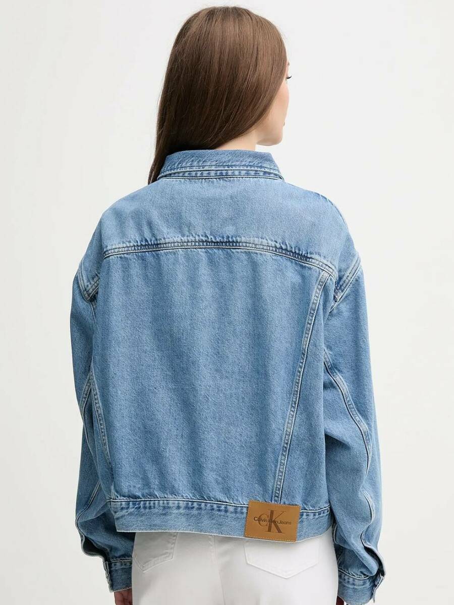 detail Calvin Klein dámská modrá džínová bunda