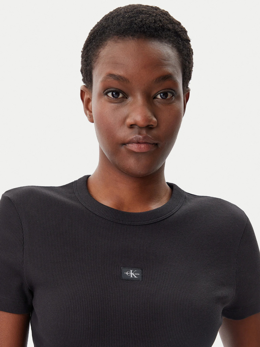 detail Calvin Klein dámské černé tričko