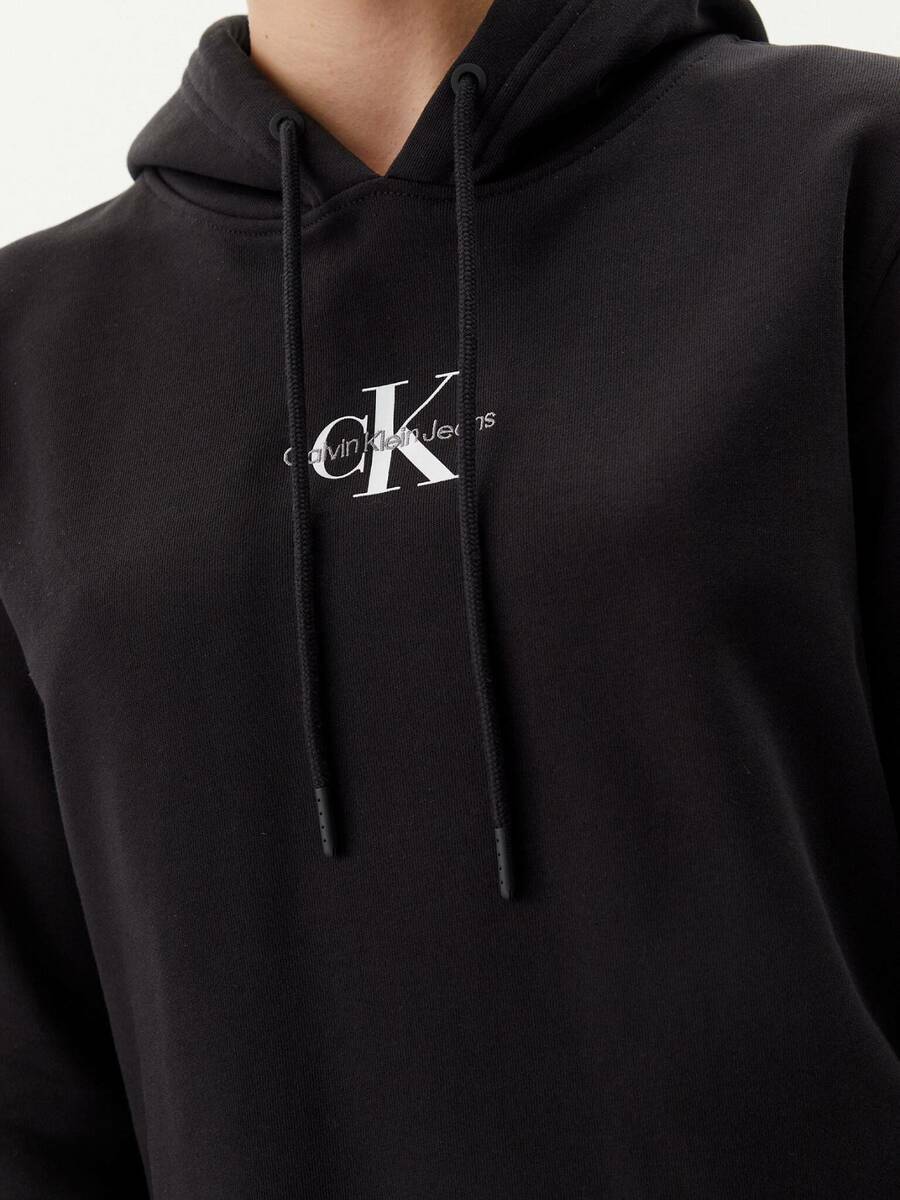 detail Calvin Klein dámská černá mikina