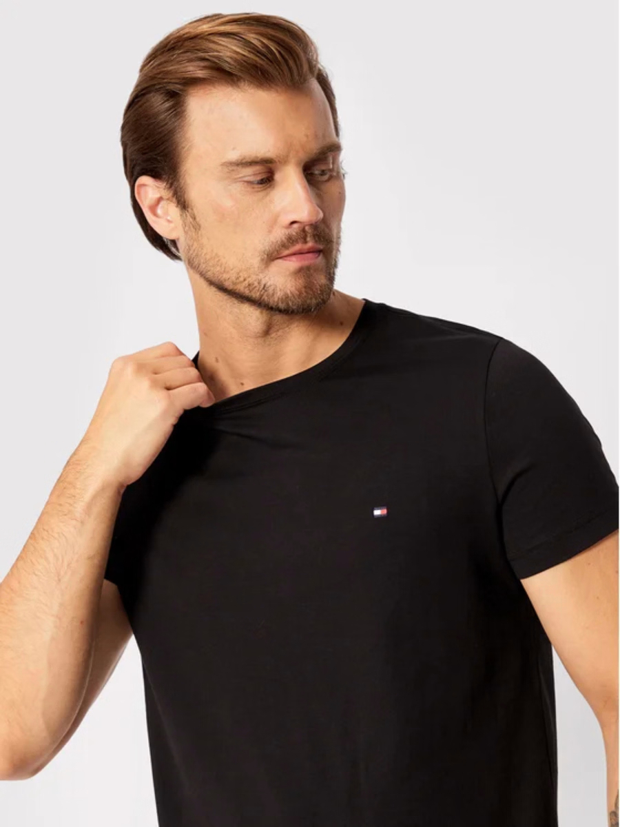 detail Tommy Hilfiger pánské černé triko