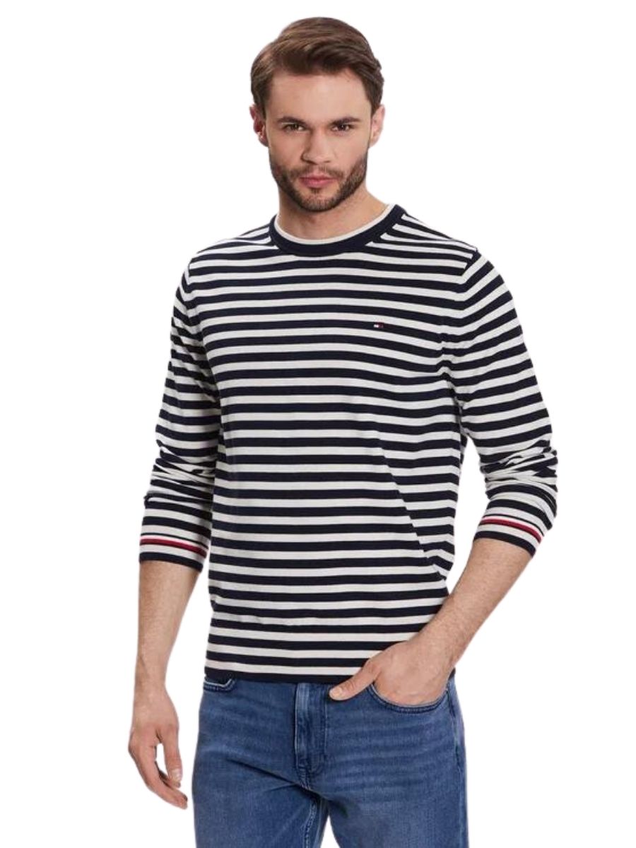 detail Tommy Hilfiger pánský pruhovaný svetr