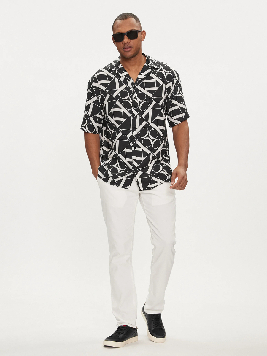 detail Calvin Klein pánská černobílá košile