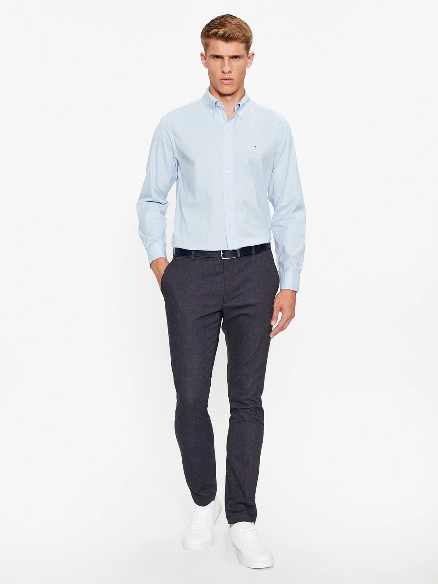 detail Tommy Hilfiger pánská modrá košile
