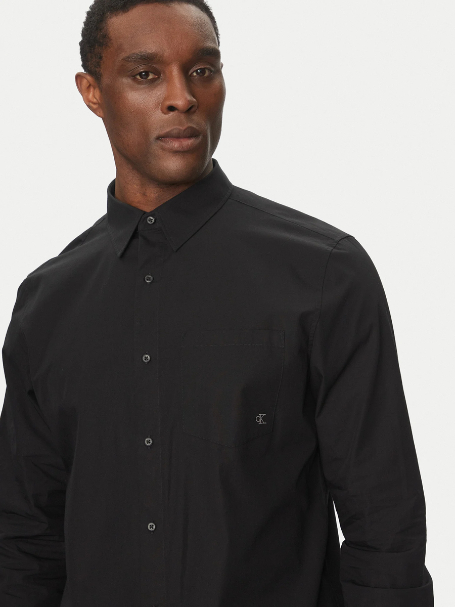 detail Calvin Klein pánská černá košile