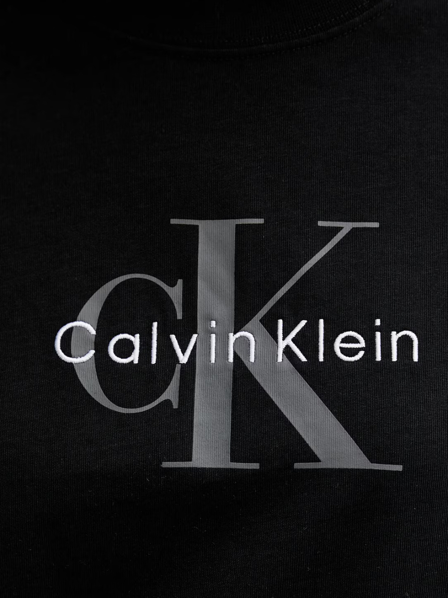 detail Calvin Klein dámské černé tričko