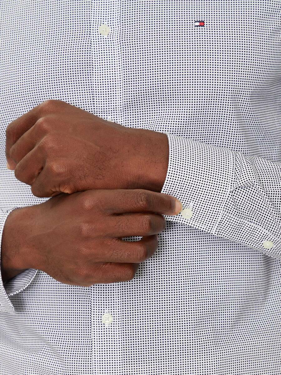 detail Tommy Hilfiger pánská košile Micro