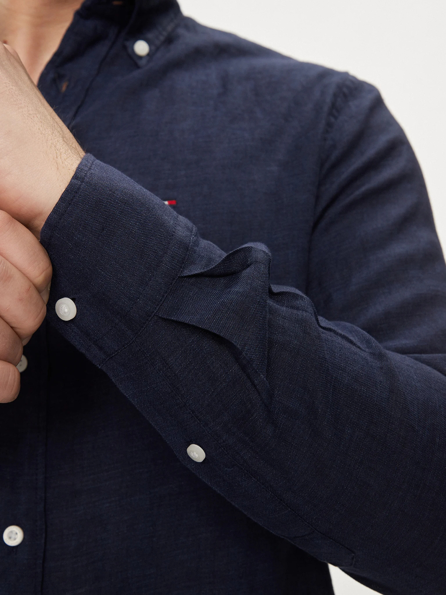 detail Tommy Hilfiger pánská tmavěmodrá košile