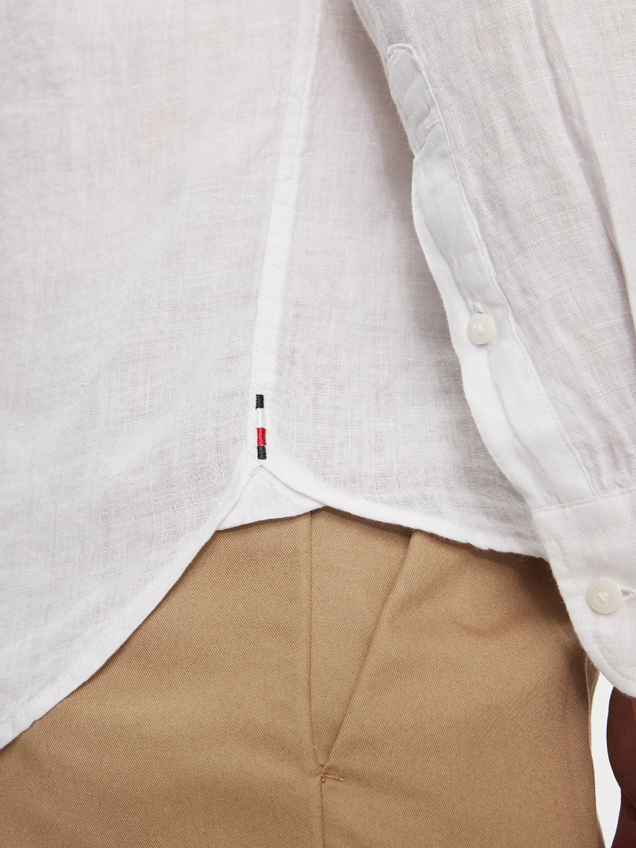 detail Tommy Hilfiger pánská bílá košile
