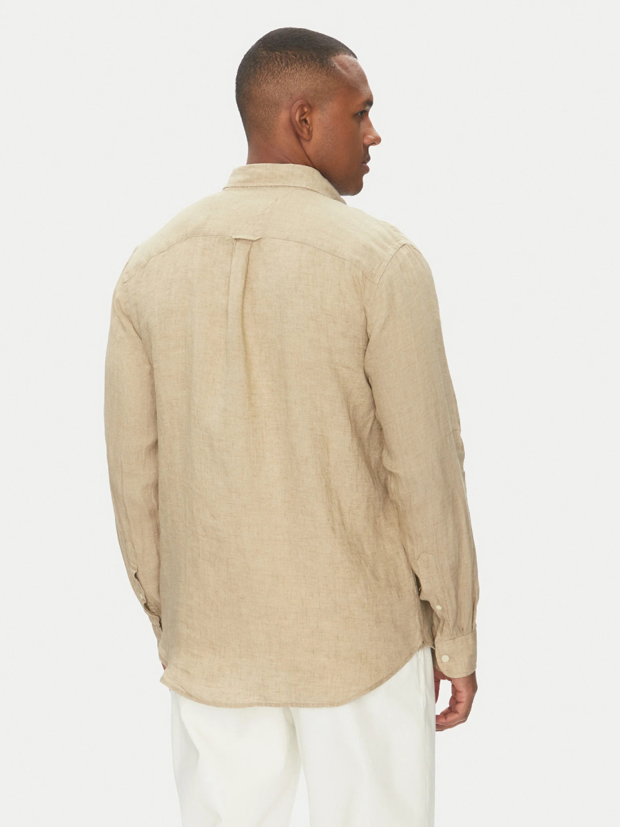 detail Tommy Hilfiger pánská béžová košile