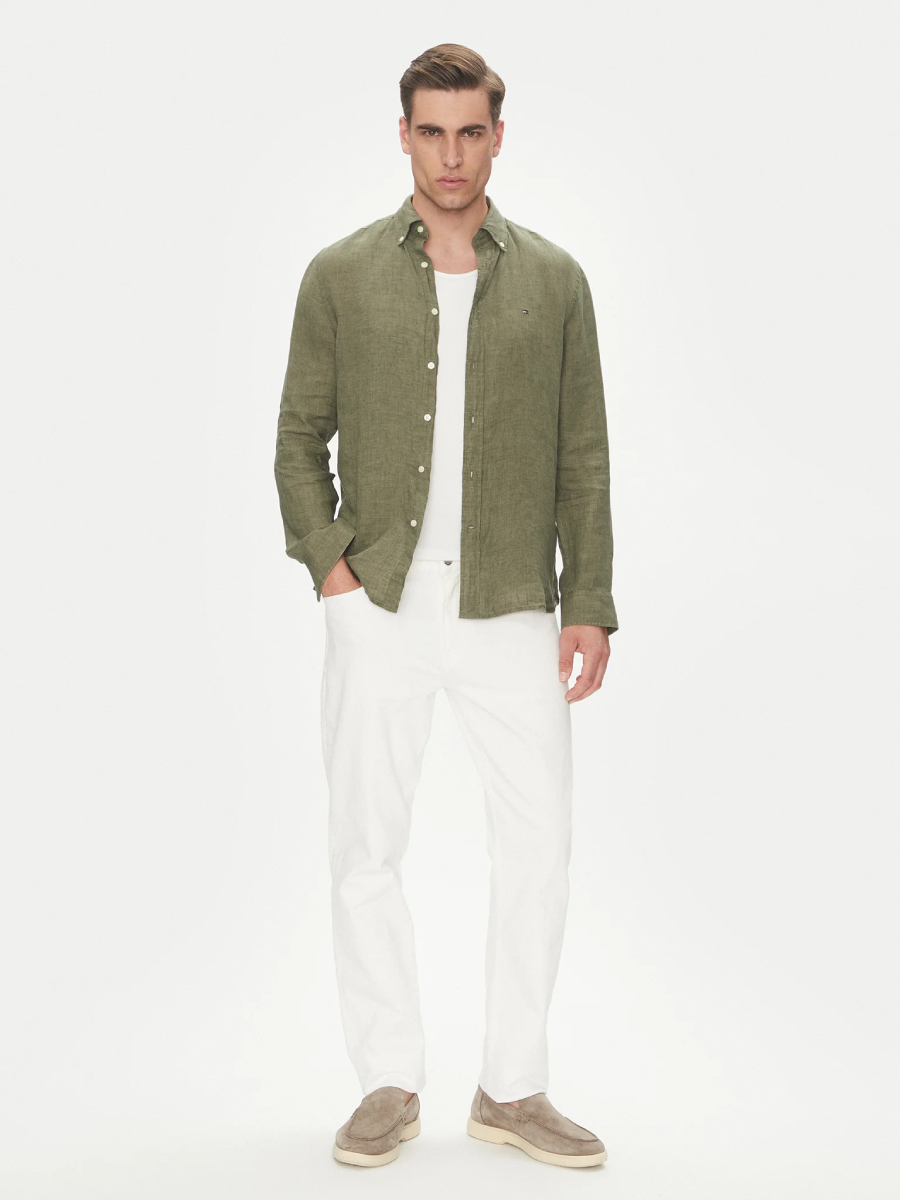 detail Tommy Hilfiger pánská khaki košile