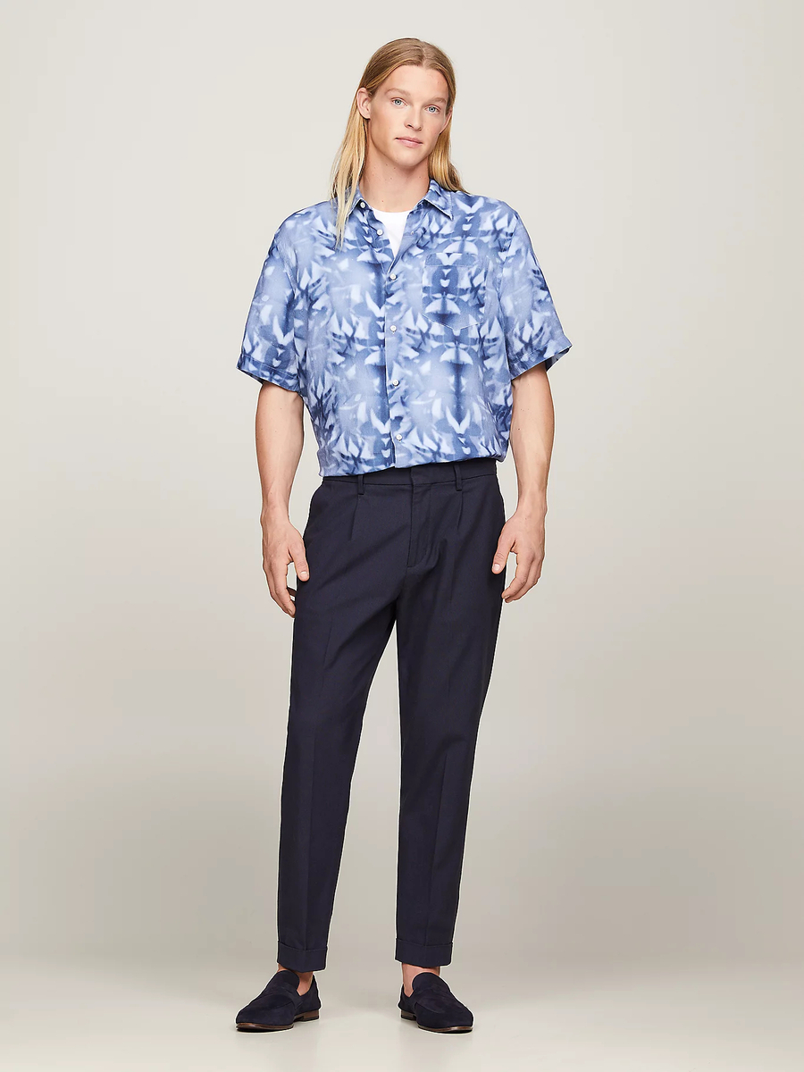 detail Tommy Hilfiger pánská lněná košile s krátkým rukávem