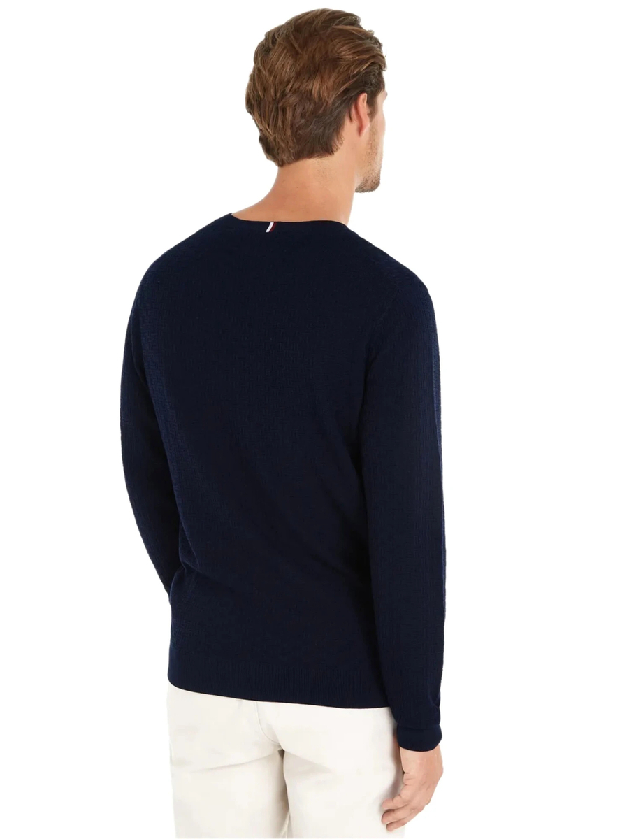 detail Tommy Hilfiger pánský tmavě modrý svetr