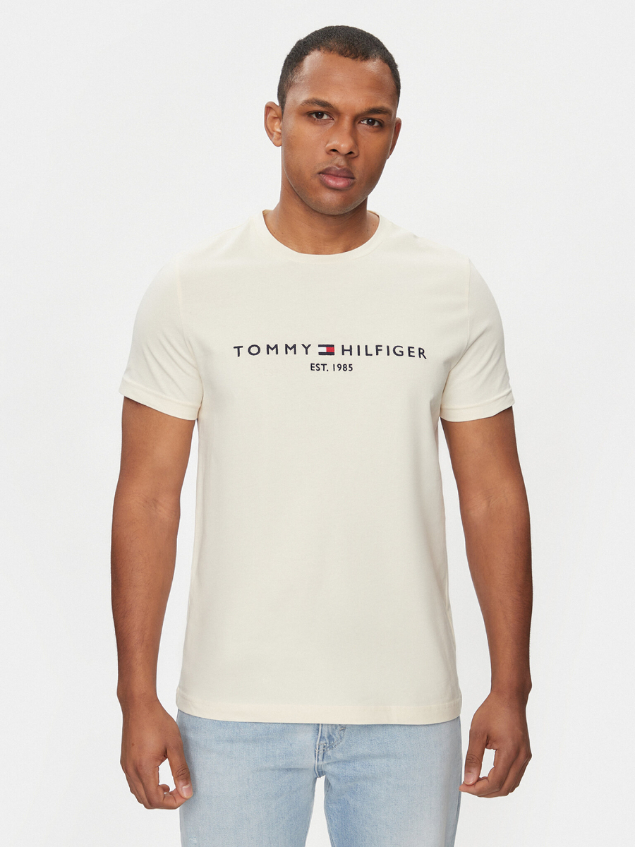 detail Tommy Hilfiger pánské krémové triko Logo