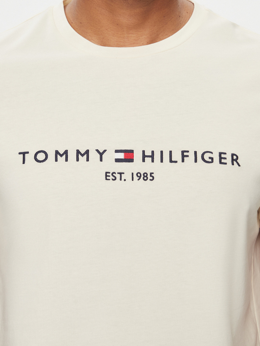detail Tommy Hilfiger pánské krémové triko Logo