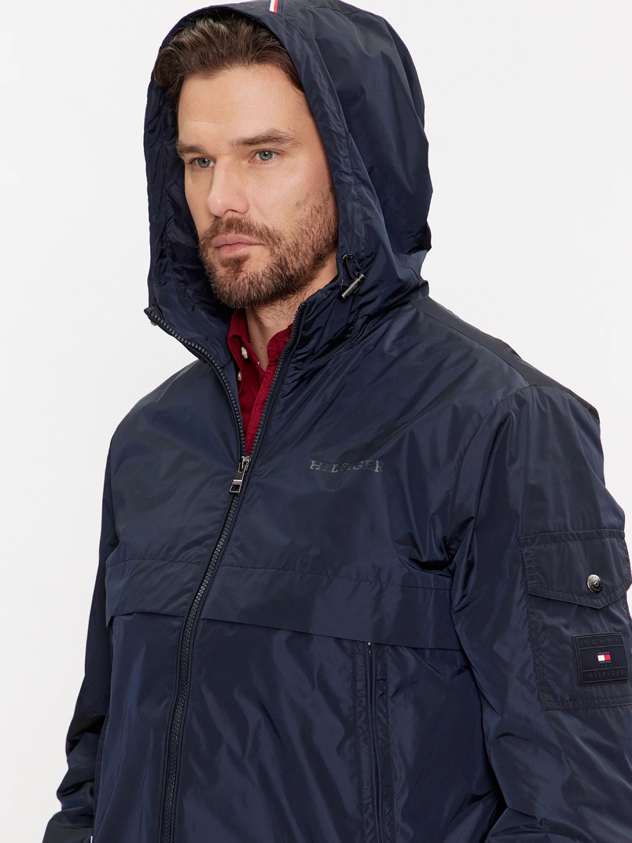 detail Tommy Hilfiger pánská tmavě modrá bunda