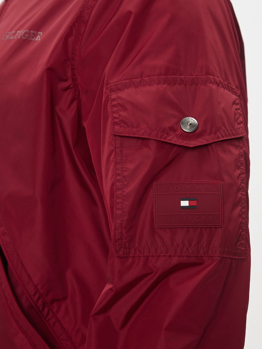 detail Tommy Hilfiger pánská vínová bunda