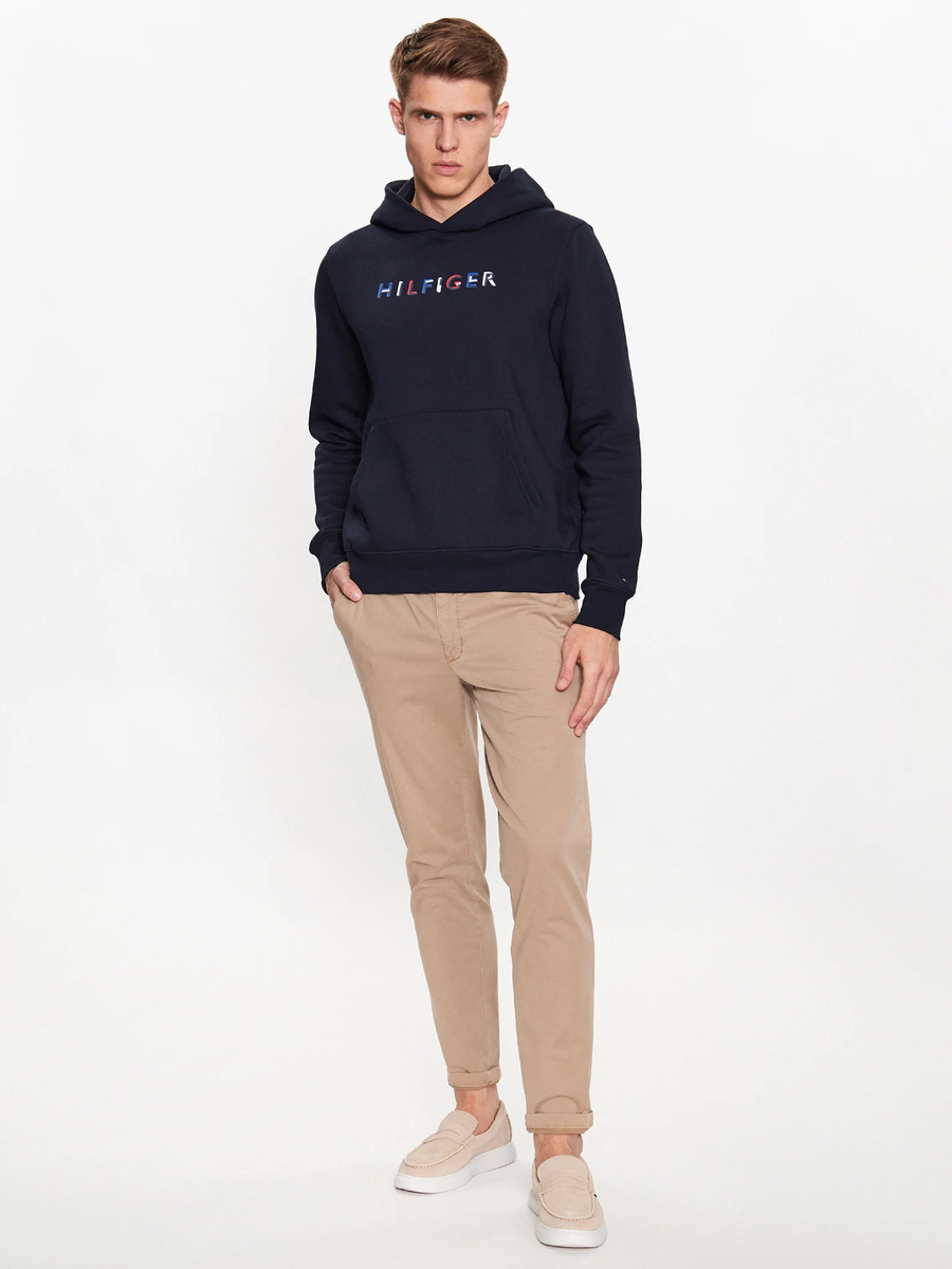 detail Tommy Hilfiger pánská tmavě modrá mikina