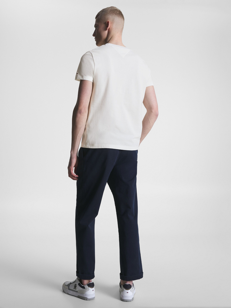 detail Tommy Hilfiger pánské bílé tričko