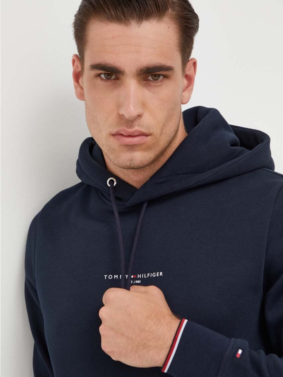 detail Tommy Hilfiger pánská tmavě modrá mikina