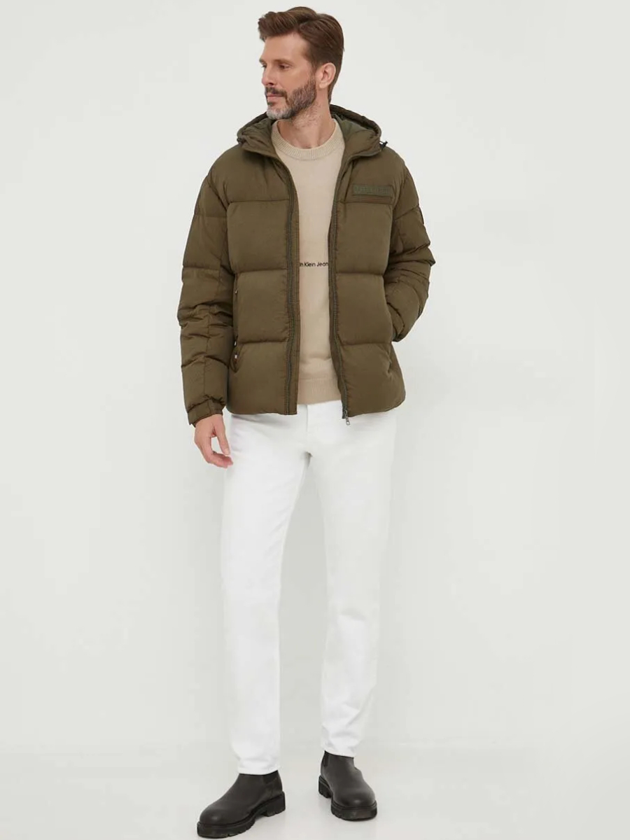detail Tommy Hilfiger pánská khaki bunda