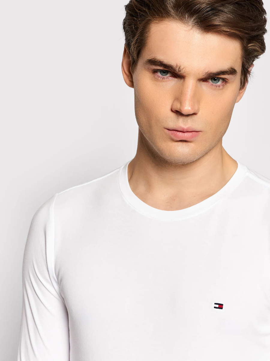 detail Tommy Hilfiger pánské bílé tričko