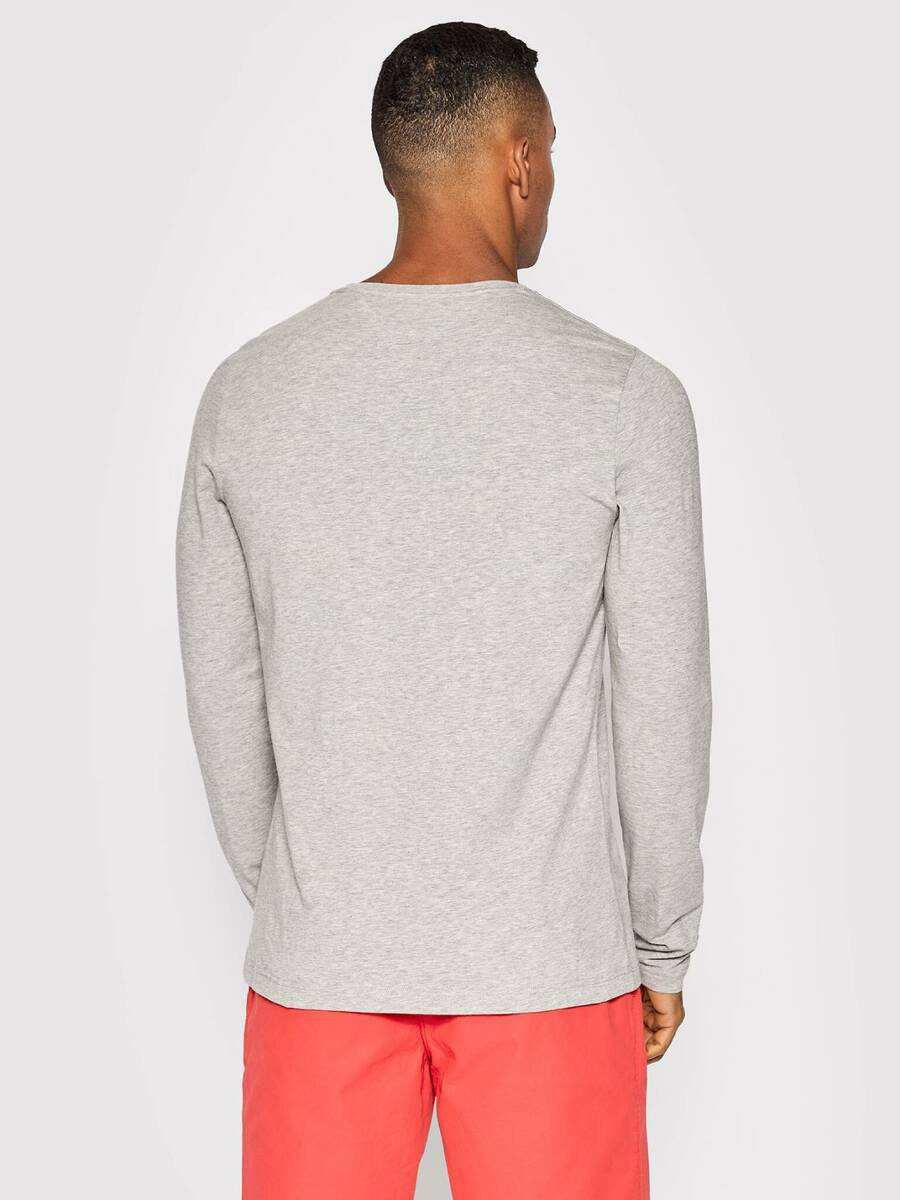 detail Tommy Hilfiger pánské šedé triko s dlouhým rukávem