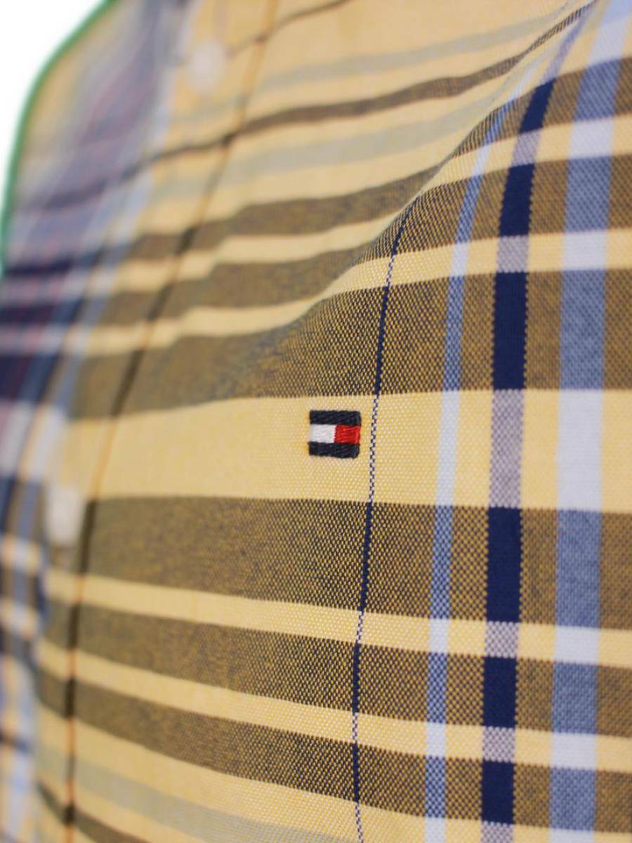 detail Tommy Hilfiger pánská kostkovaná košile