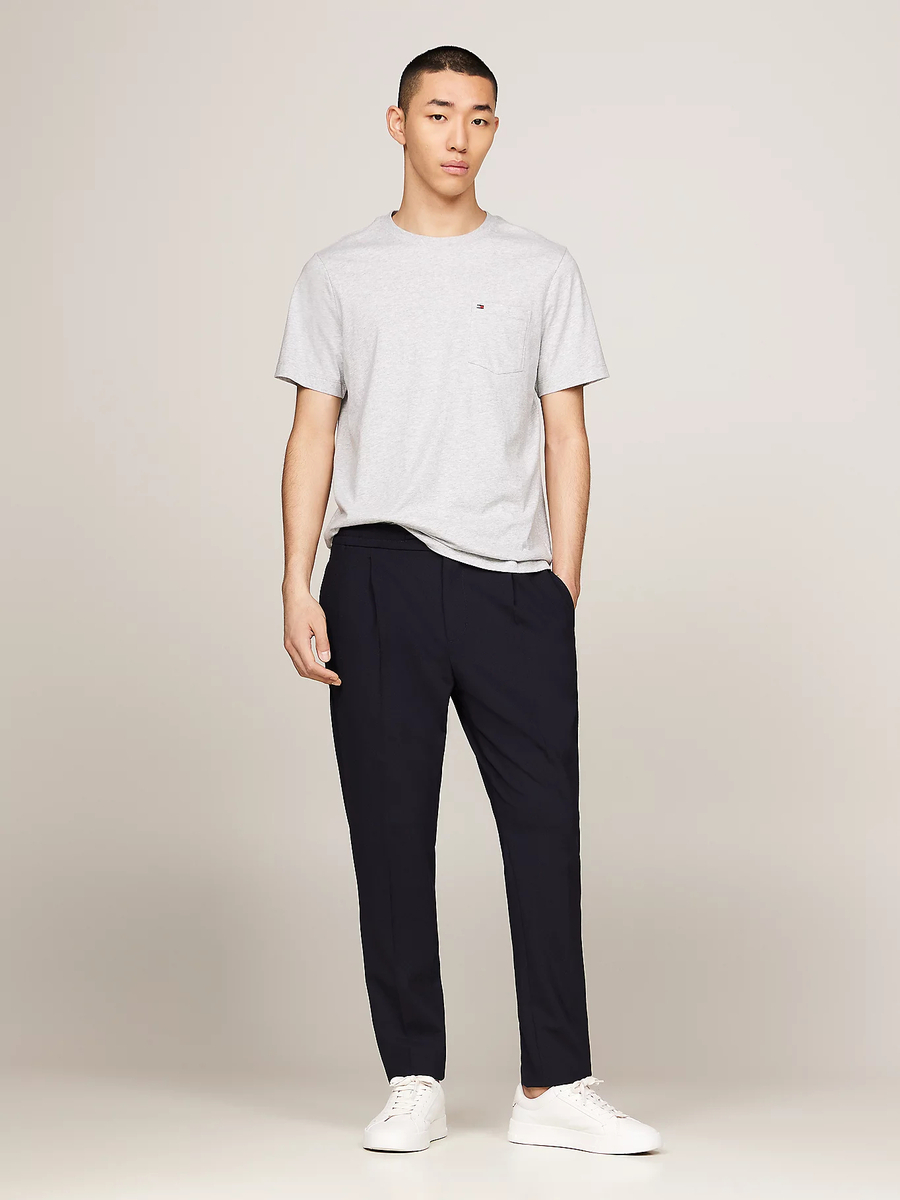 detail Tommy Hilfiger pánské šedé tričko