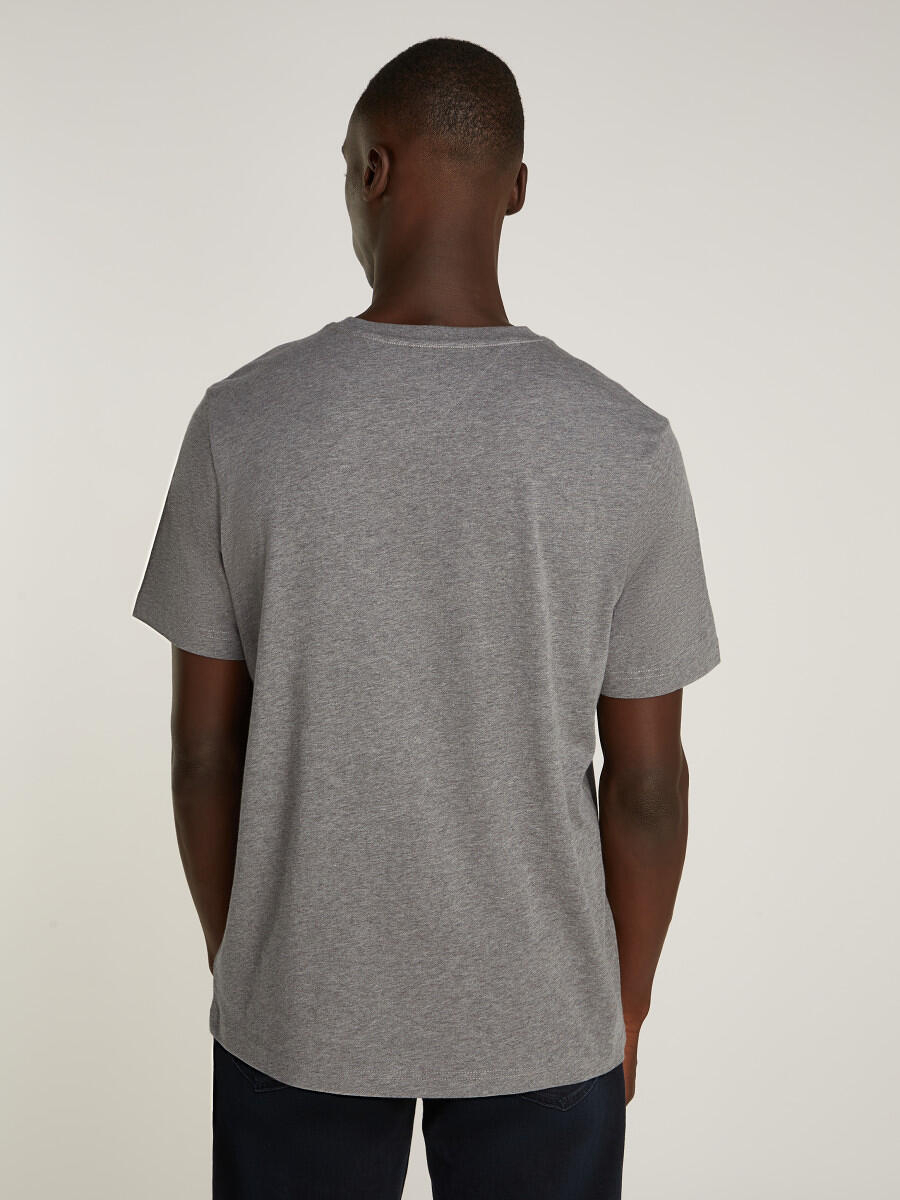 detail Tommy Hilfiger pánské šedé tričko