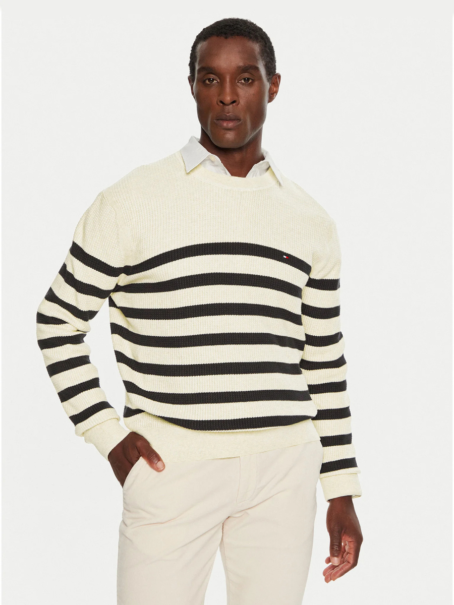 detail Tommy Hilfiger pánský béžový svetr