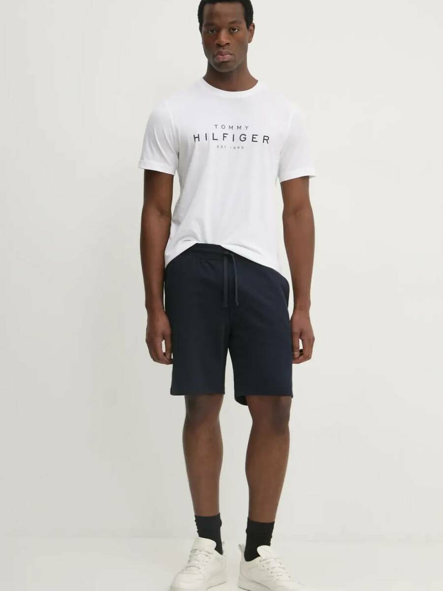 detail Tommy Hilfiger pánské tmavě modré kraťasy