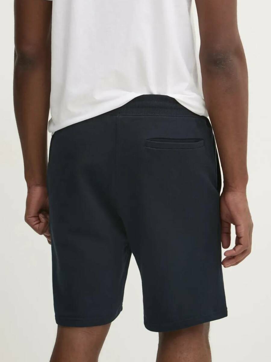 detail Tommy Hilfiger pánské tmavě modré kraťasy