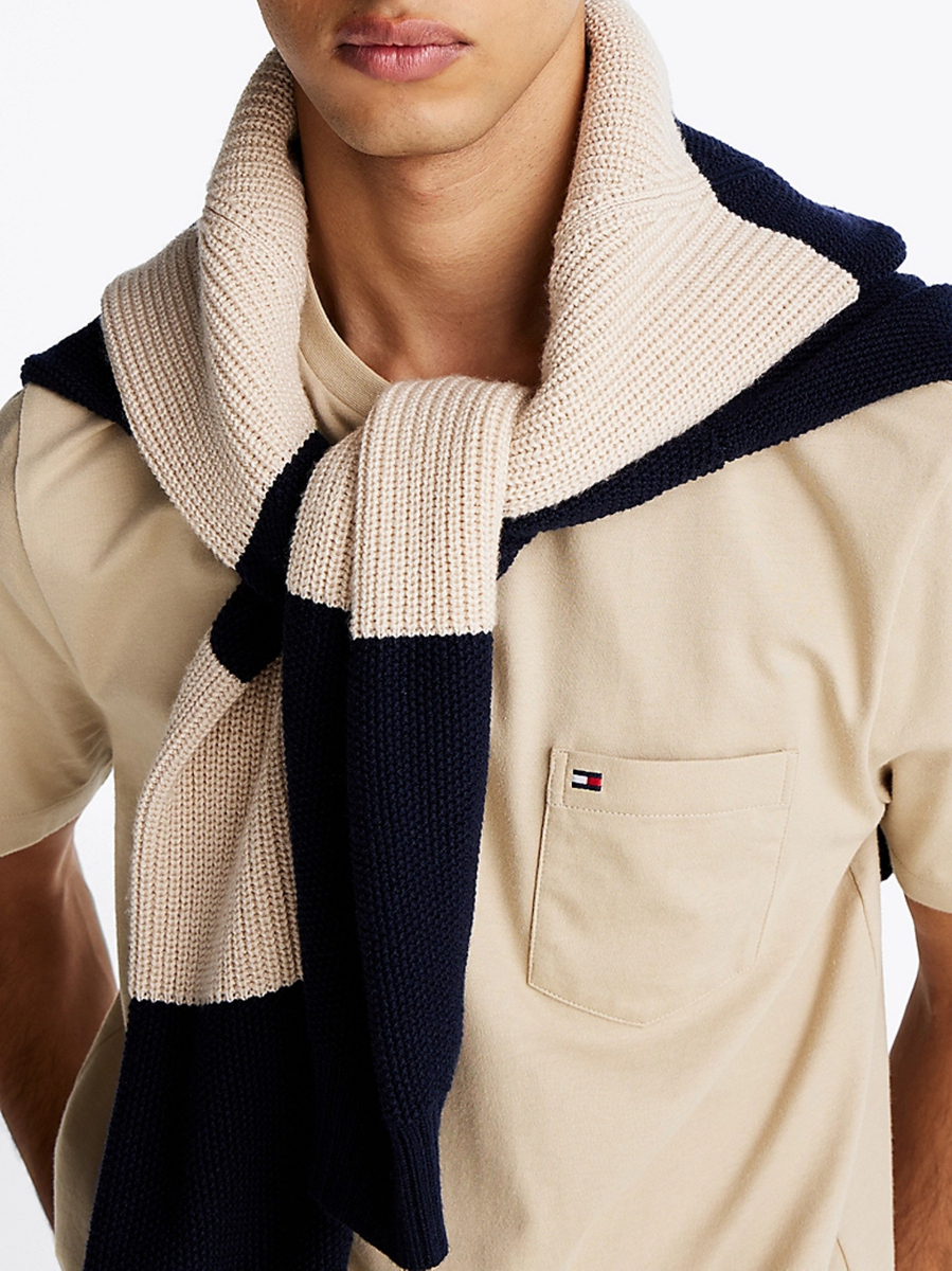 detail Tommy Hilfiger béžové pánské tričko
