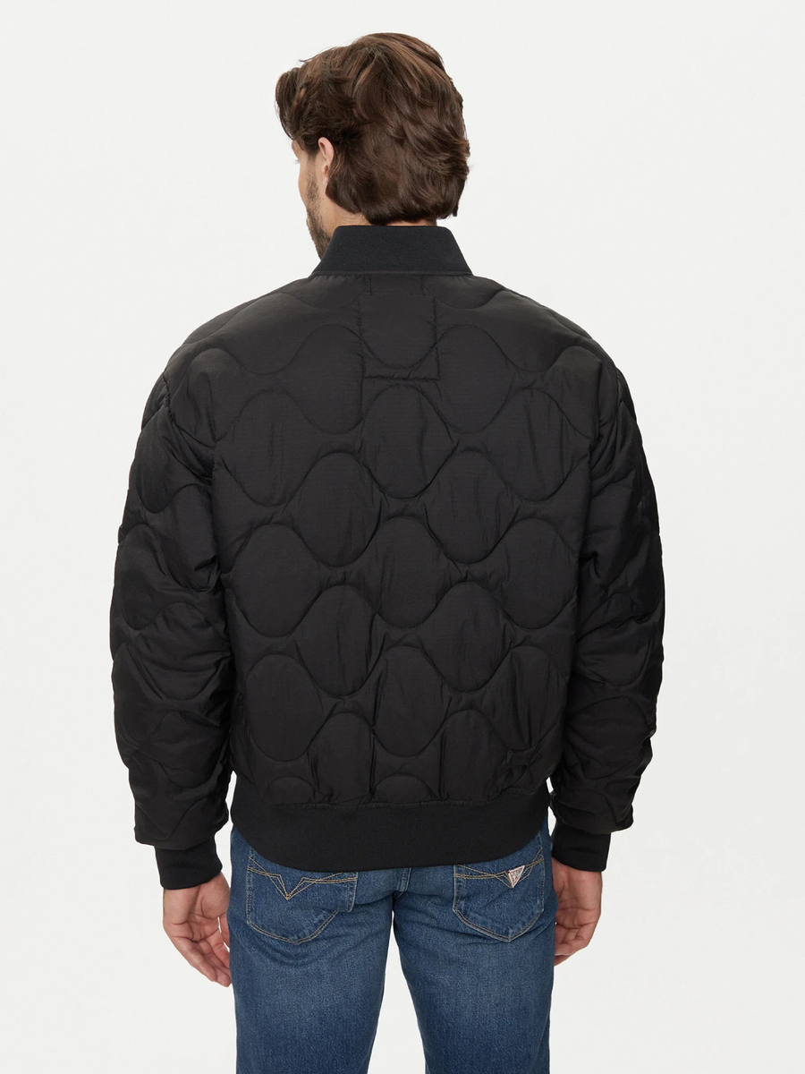 detail Tommy Hilfiger pánská černá bunda Bomber