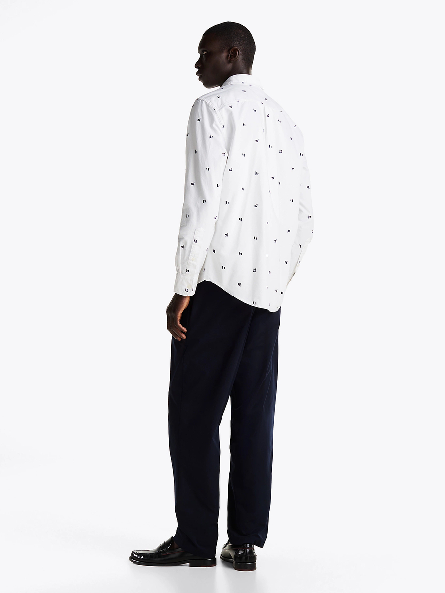 detail Tommy Hilfiger pánská bílá košile Oxford