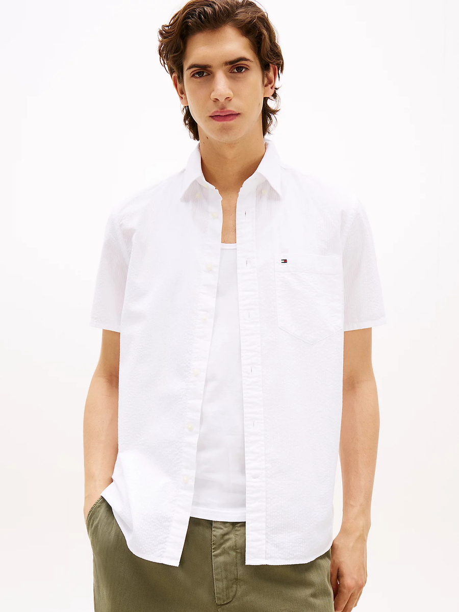 detail Tommy Hilfiger pánská bílá košile s krátkým rukávem
