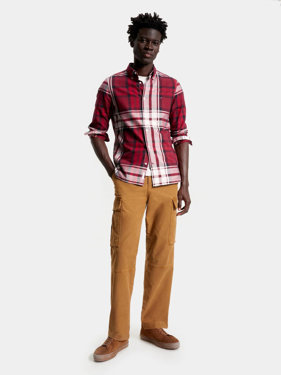 detail Tommy Hilfiger pánská vínová kostkovaná košile