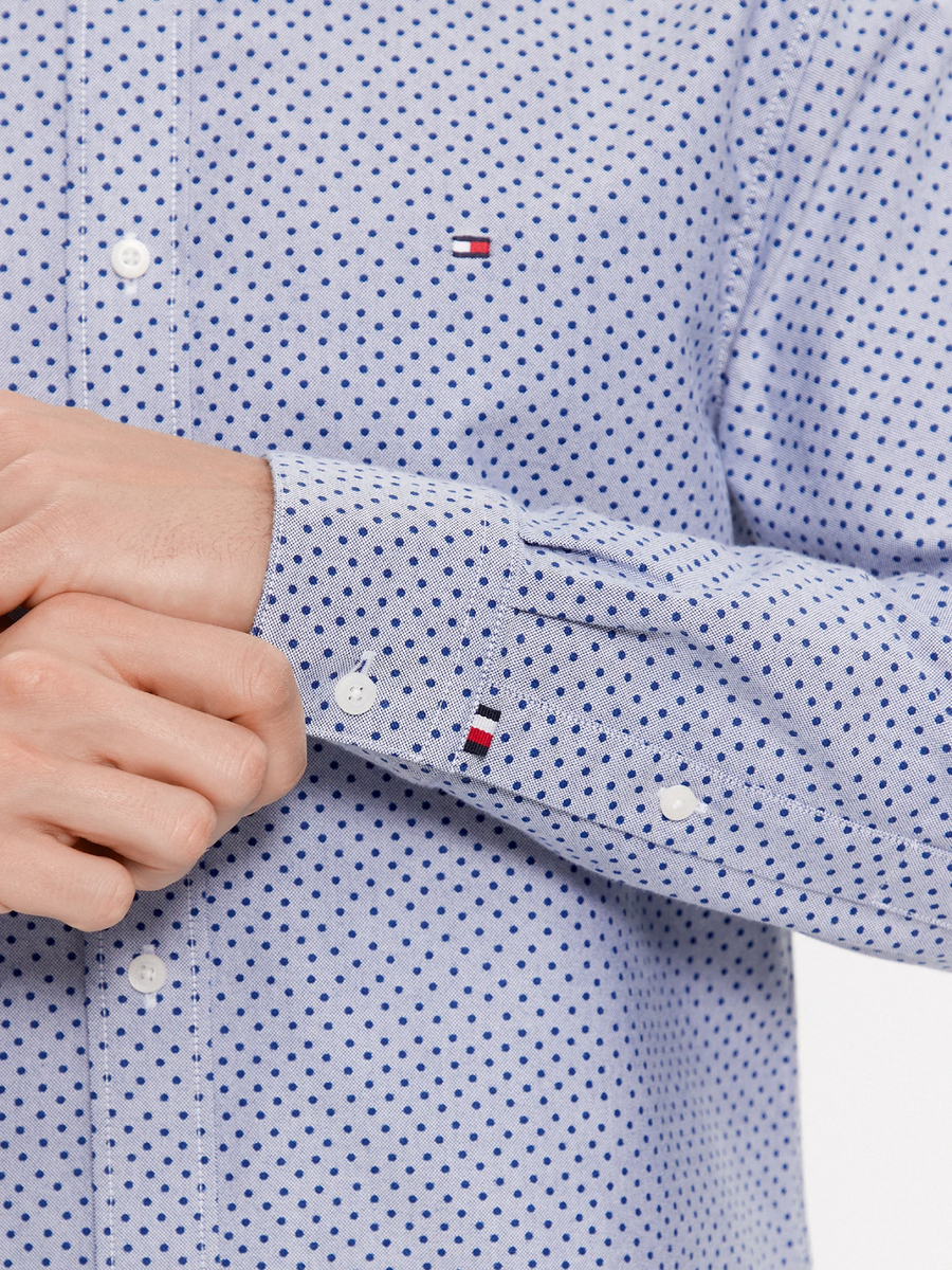 detail Tommy Hilfiger pánská modrá košile