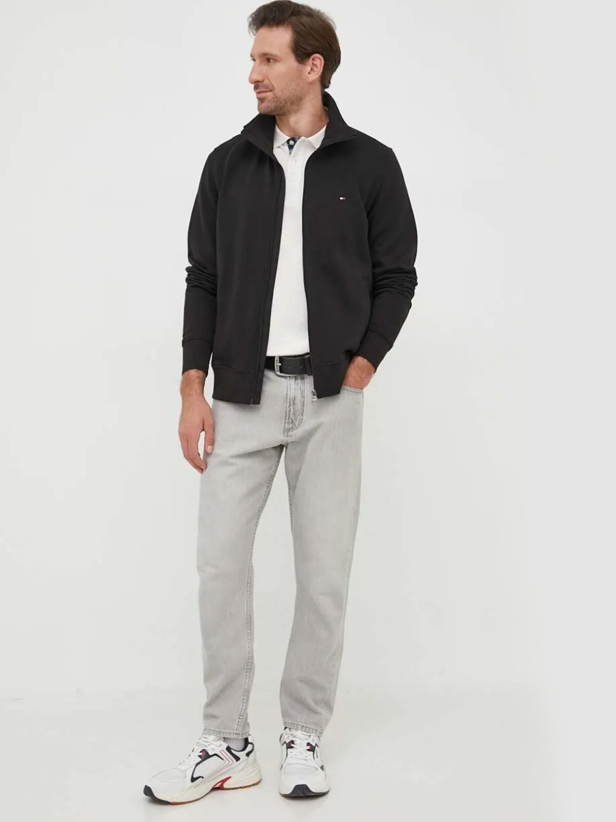 detail Tommy Hilfiger pánské bílé polo tričko.