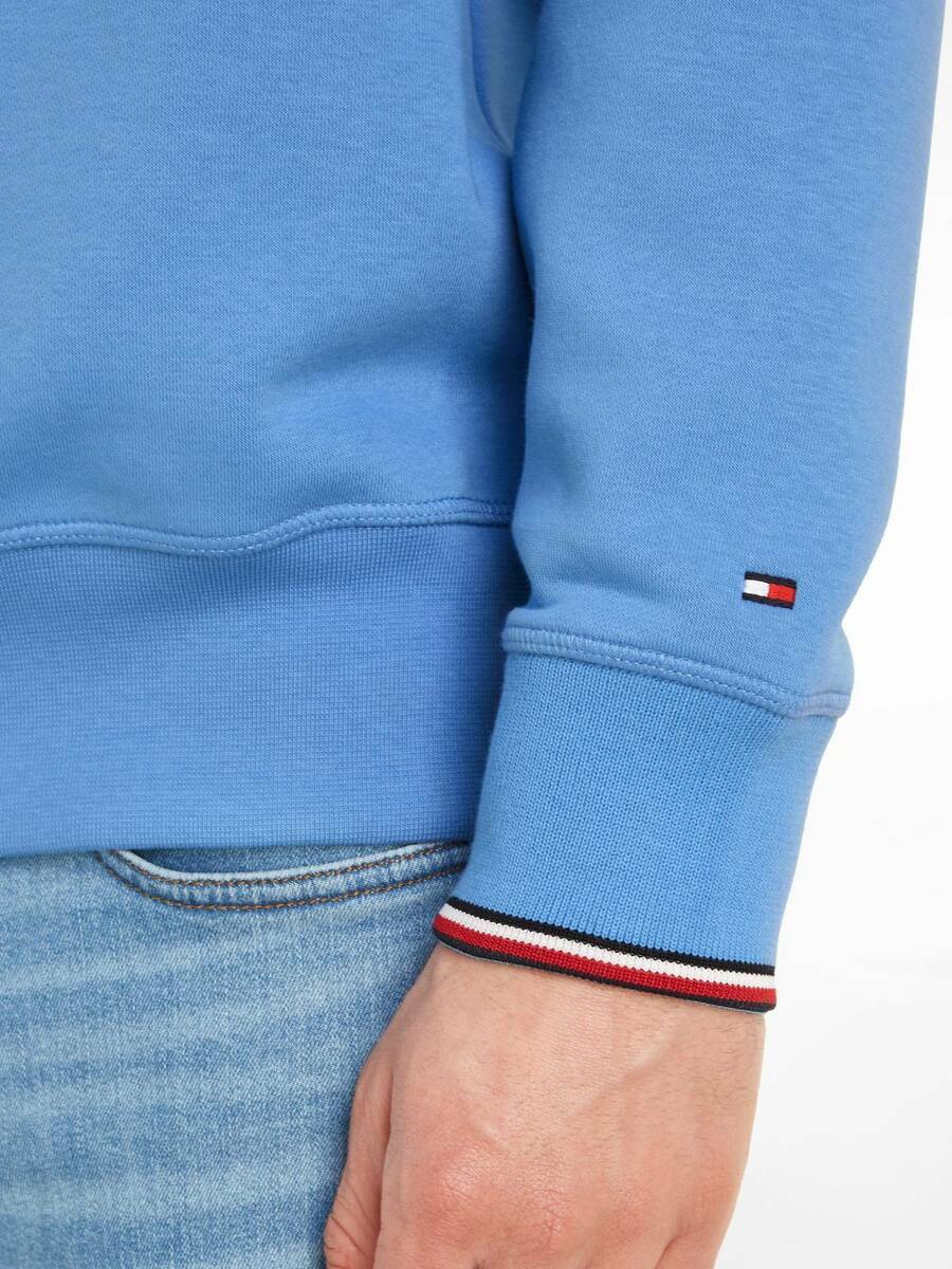 detail Tommy Hilfiger pánská modrá mikina