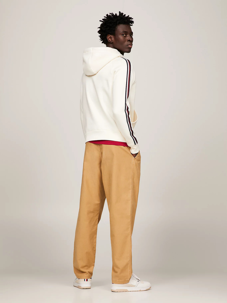 detail Tommy Hilfiger pánská krémová mikina Global