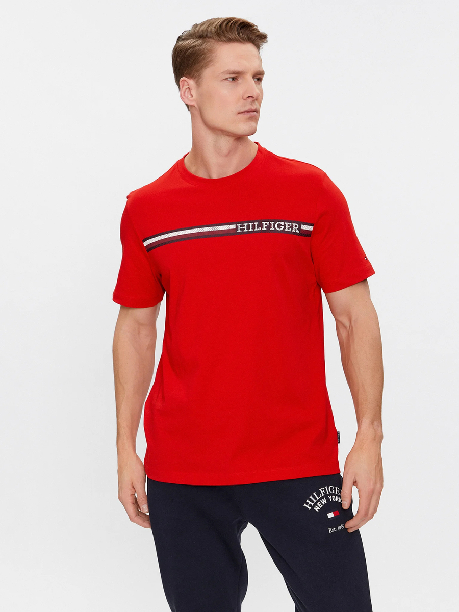 detail Tommy Hilfiger pánské červené tričko